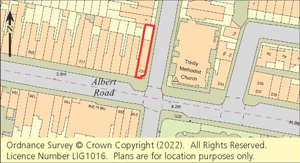 Lot: 124 - FREEHOLD SHOP AND FLAT WITH LAPSED PLANNING FOR A FURTHER FLAT -